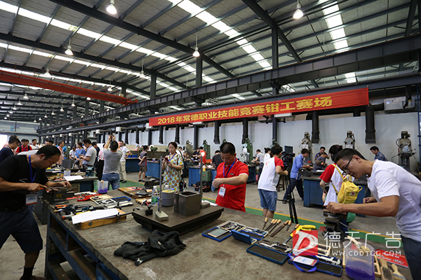 常德市德天廣告有限公司,品牌設(shè)計(jì),活動策劃,影視攝制,廣告設(shè)備租賃,媒體廣告推廣,